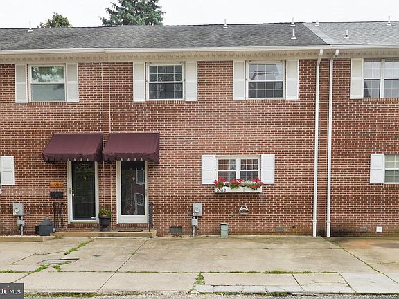 2nd image of 1009 McDowell St