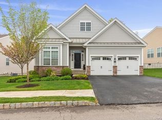 37 Linwood Dr, Wappingers Falls, NY 12590