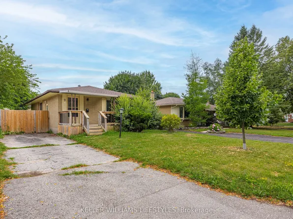 9 Buchan Rd, London, ON N5V 1K9