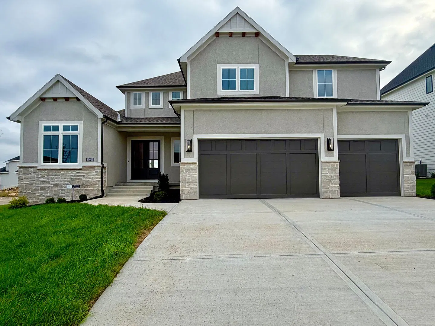  17621 Wild Horse New Construction + Newport 1.5 Story Floor Plan by Wheeler Homes + Main Floor P... — Photo 2