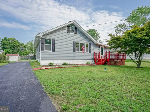 29 Wall St, Franklinville, NJ 08322