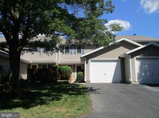 206 Pine Ct, York, PA 17408