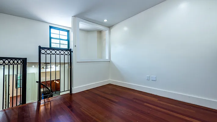 Rented by Nooklyn NYC LLC | media 22