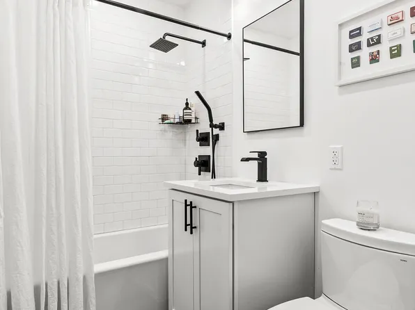 626 Washington Street 1B image 7 of 8