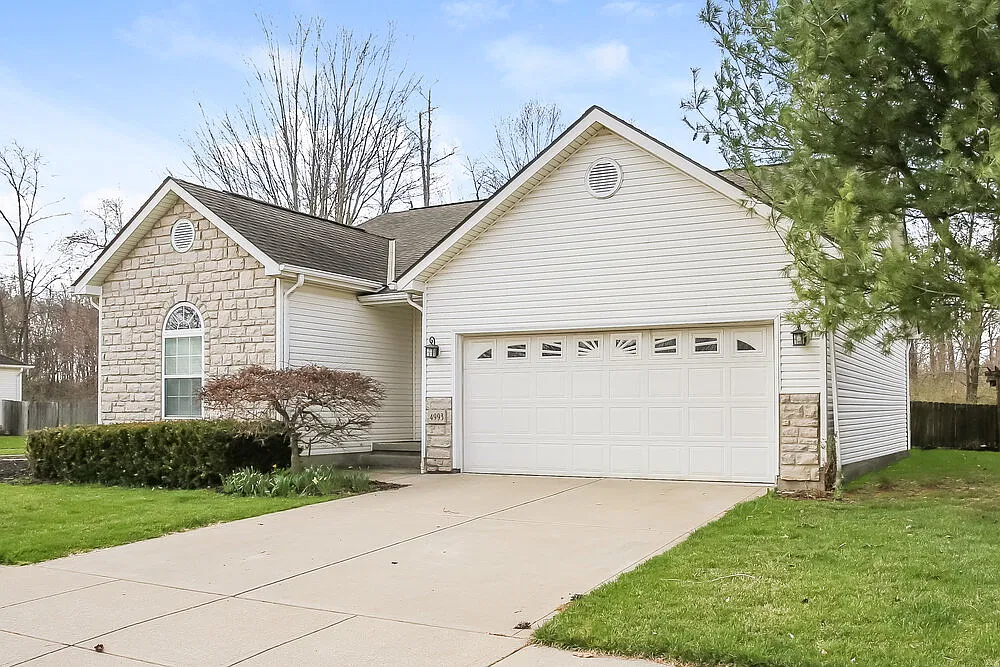 3 bed, 2.0 bath, 1338 sqft, $2,215 — Photo 4