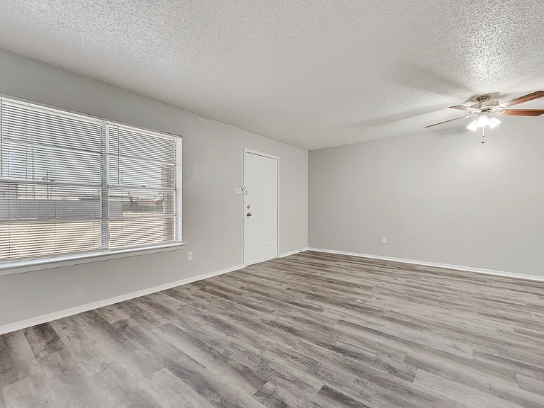 6626 Reeves St — Photo 3