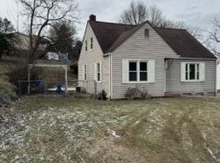 104 Edgewood Dr, Marietta, OH 45750