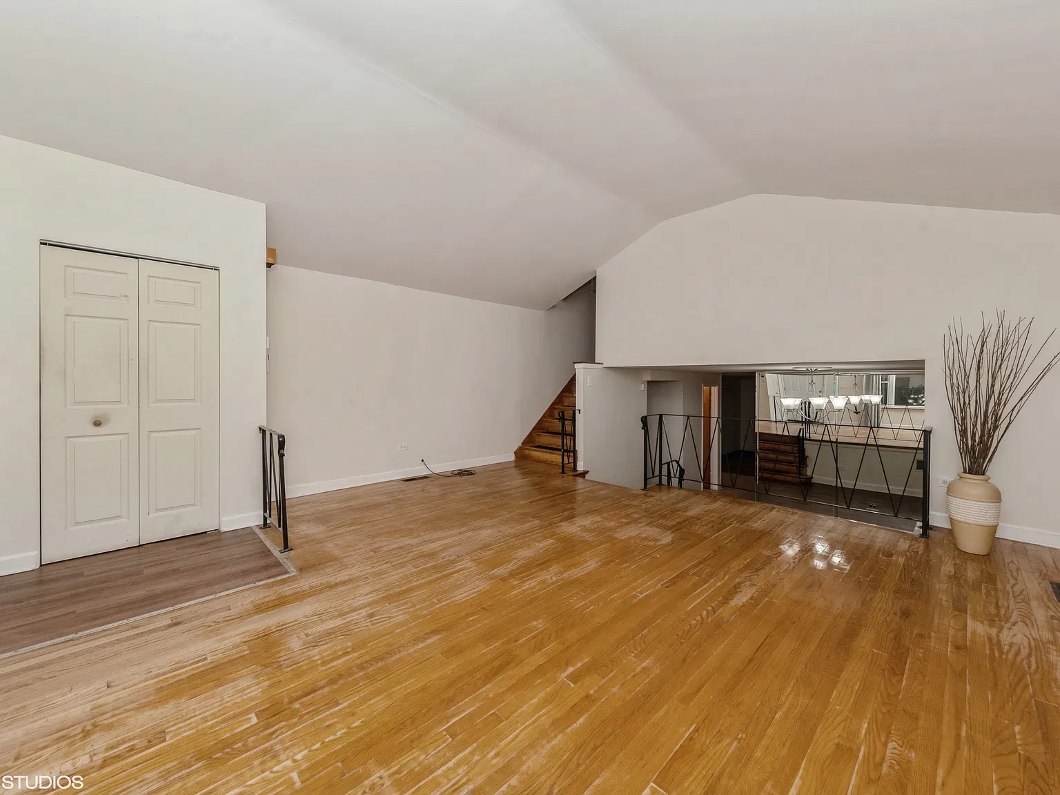 3 bed, 1.5 bath, 1100 sqft, $2,200 — Photo 3