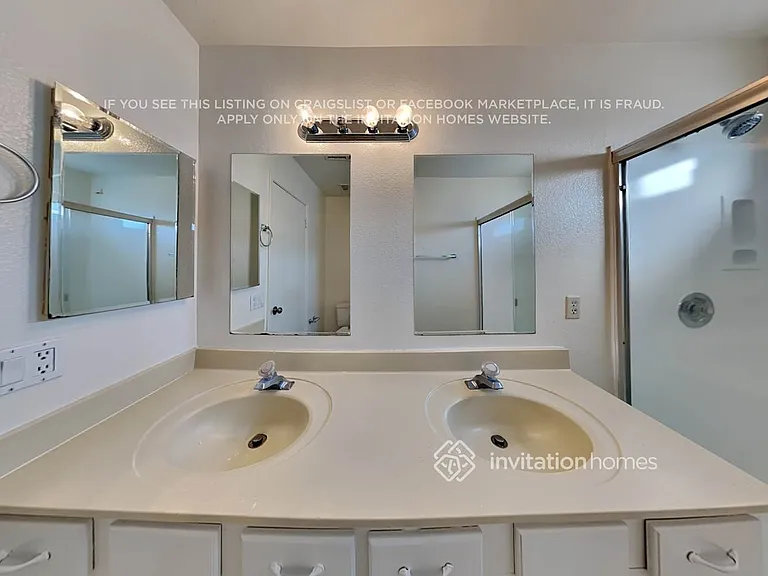 2031 N 83rd Dr — Photo 16
