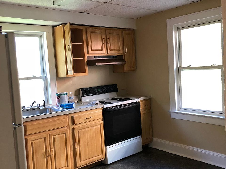 2nd image of 709 Pennington Ave
