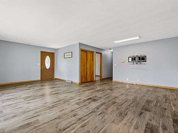 5th image of 57 Essex Ave SW