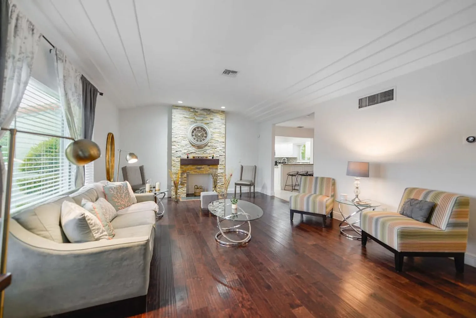 3 bed, 2.0 bath, 2088 sqft, $5,093 — Photo 1