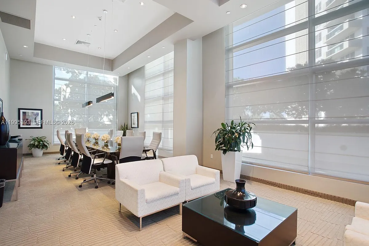 Building Photo - 3101 S Ocean Dr #1904