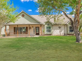 1520 Lakefield Dr, Sealy, TX 77474