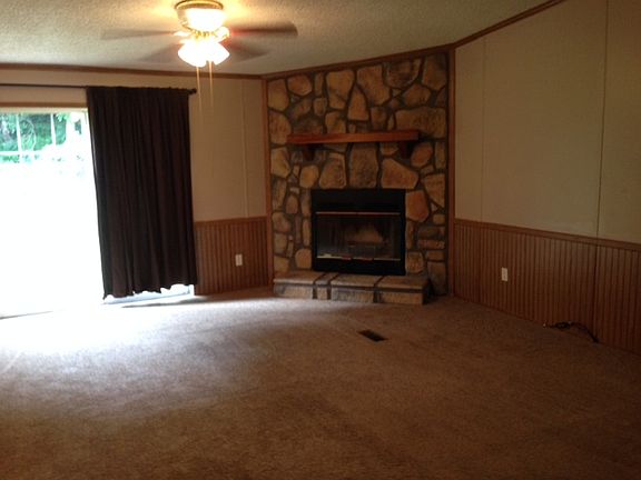 Living room/Fireplace