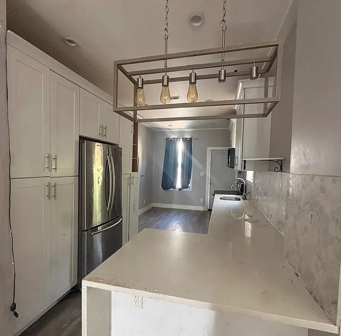 3 bed, 1100 sqft, $1,900 — Photo 1