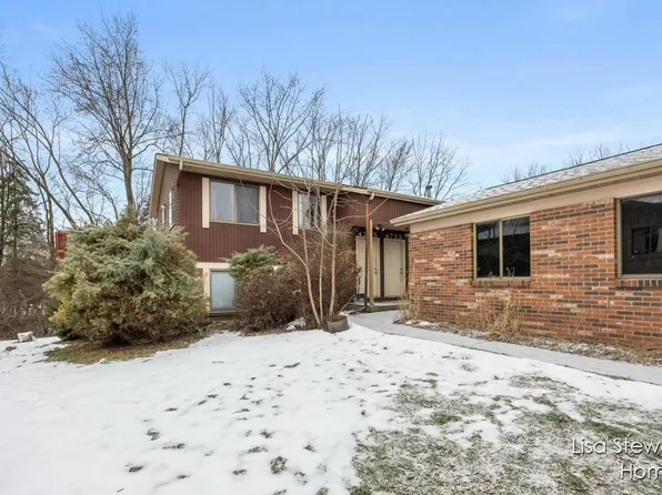 4729-4735 Circle Shore Dr SE, Grand Rapids, MI 49508