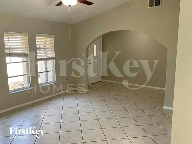 820 Springview Ave NW — Photo 2