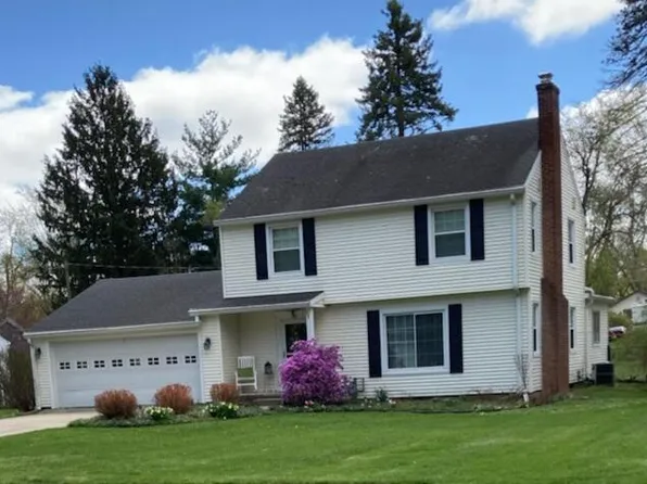 34 W Hallett St, Hillsdale, MI 49242