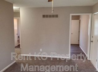 5703 NE 51st St, Kansas City, MO 64119