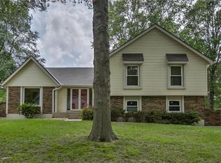 102 SW Lexington Dr, Blue Springs, MO 64014
