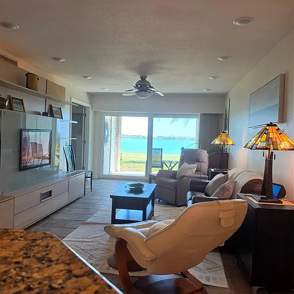 6295 Bahia Del Mar Cir #111 — Photo 11