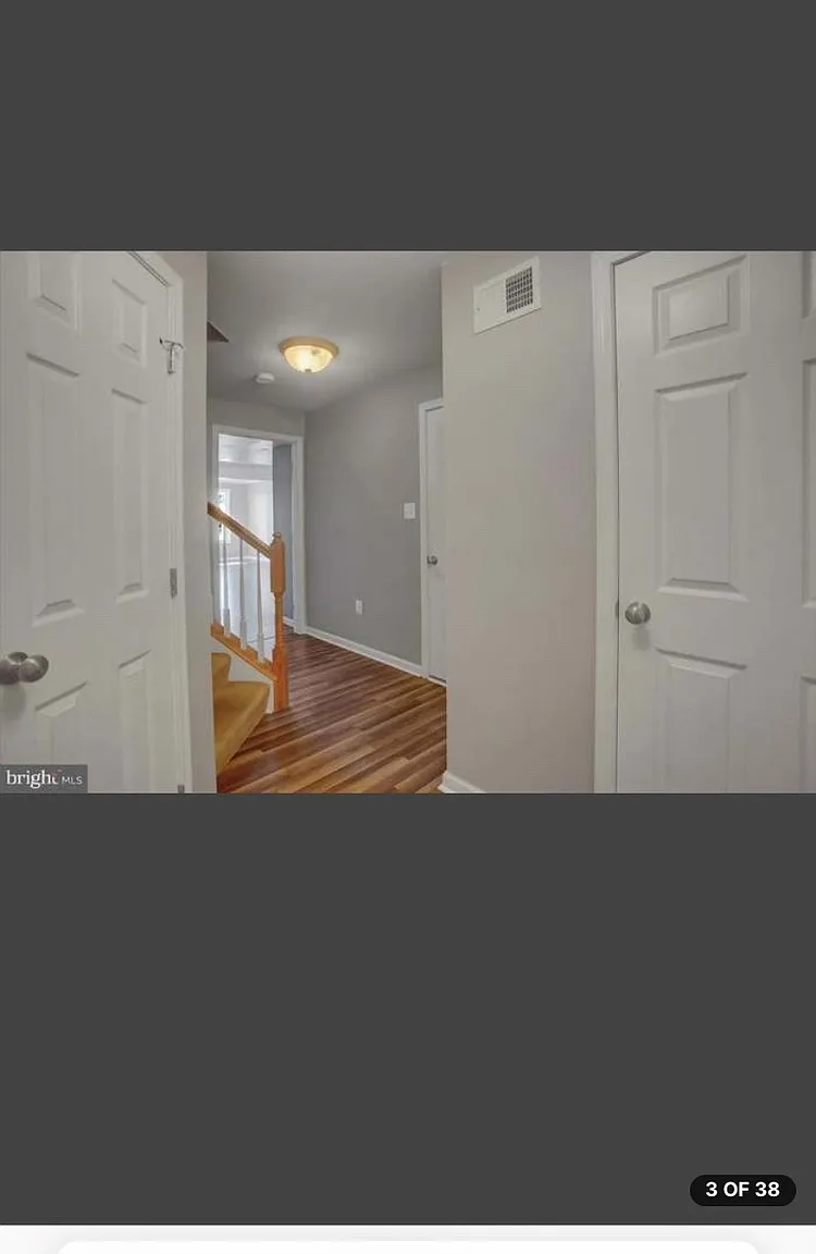 3 bed, 2200 sqft, $2,100 — Photo 4