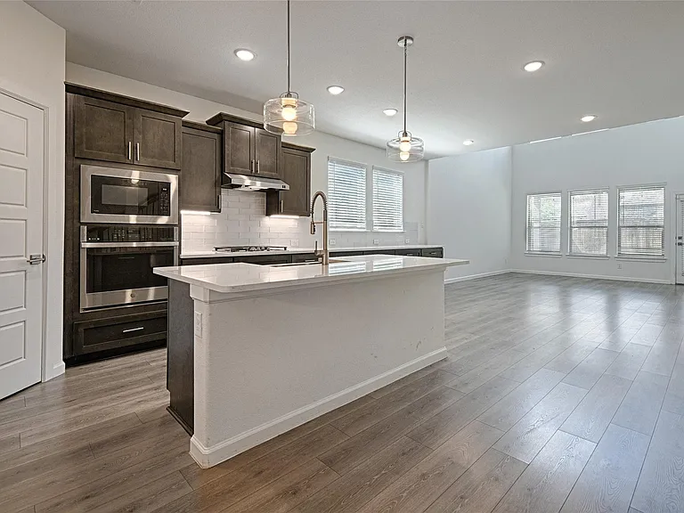 3511 Clara Dr — Photo 6