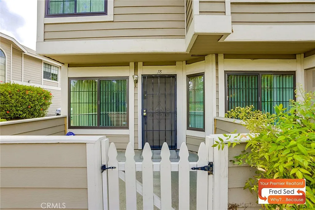 2 bed, 2.5 bath, 1029 sqft, $2,700 — Photo 2
