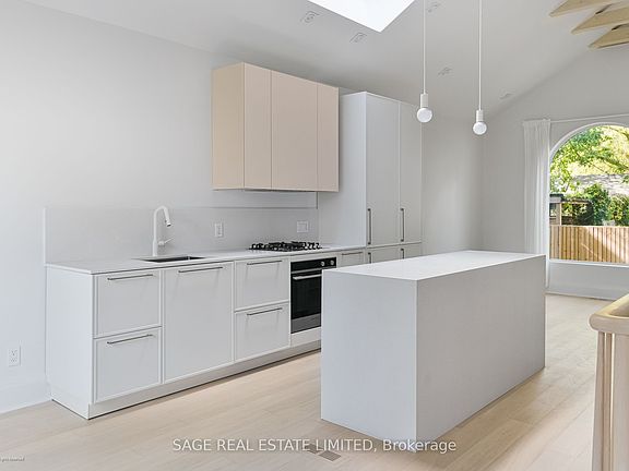 4th image of 46 Fuller Ave