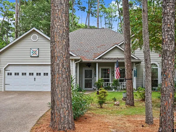 150 Pine Needle Gln, Holly Lake Ranch, TX 75765