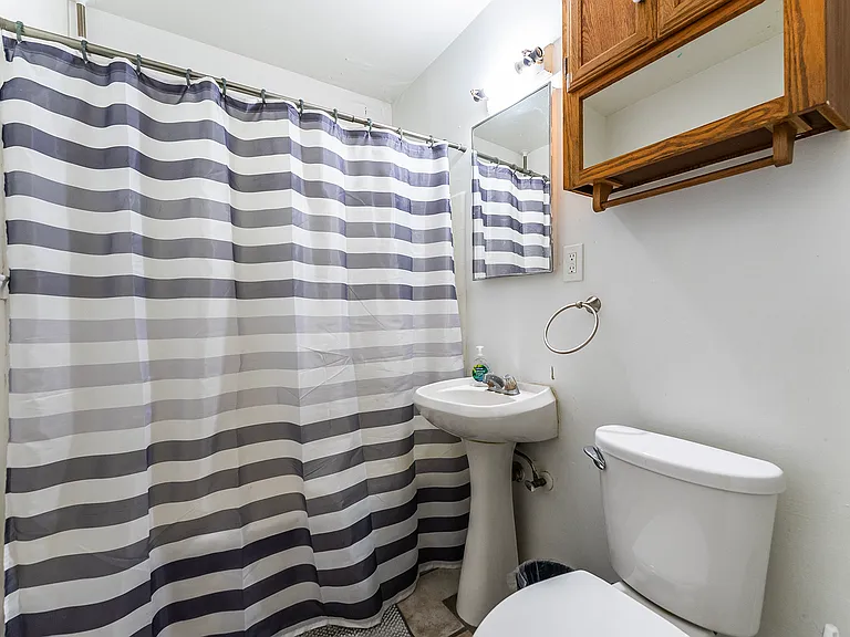 535 S Temple St #3 — Photo 6