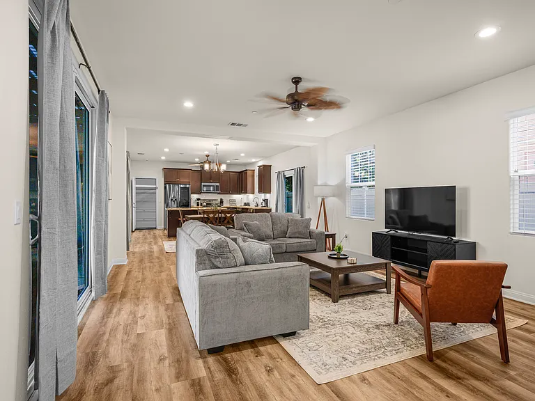 679 Nile River Dr — Photo 3
