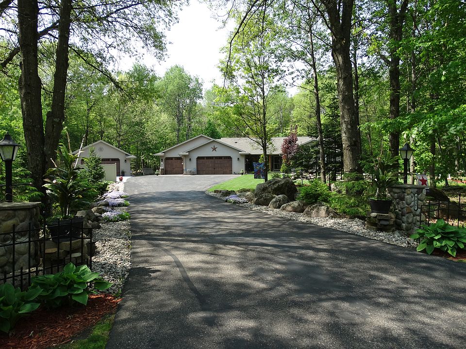 1st image of 9437 Woodland Cir N