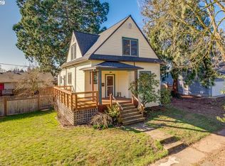 912 E 6th St, Newberg, OR 97132