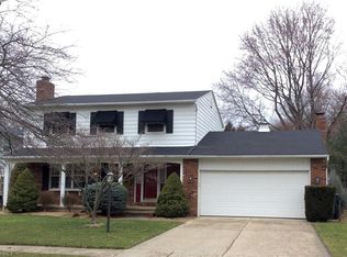 230 Huntington Cir, Elyria, OH