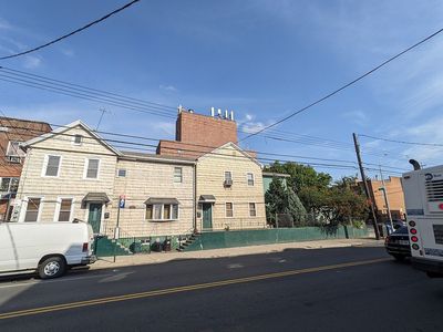 10471 43rd Ave, Flushing, NY, 11368