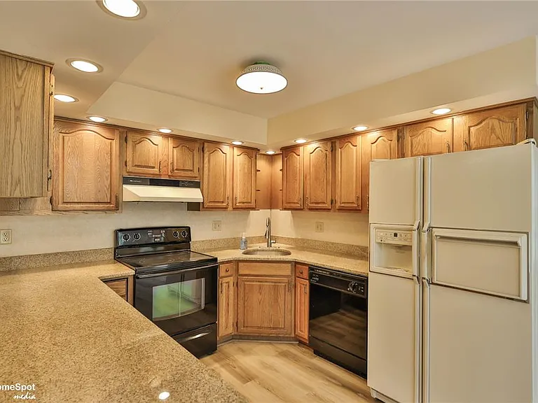 4059 Wedgewood Rd — Photo 16