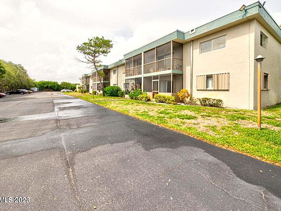 2nd image of 2975 Thrush Dr APT 131