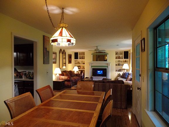 5th image of 230 Stornoway Dr Unit 3
