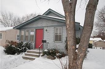 1st image of 824 5th Ave S