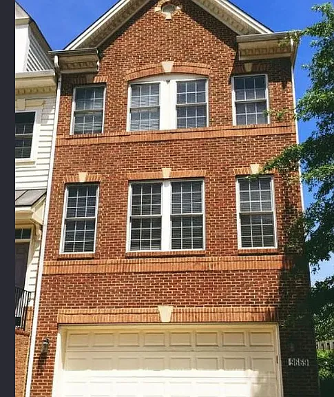 9669 Potters Hill Cir — Photo 1