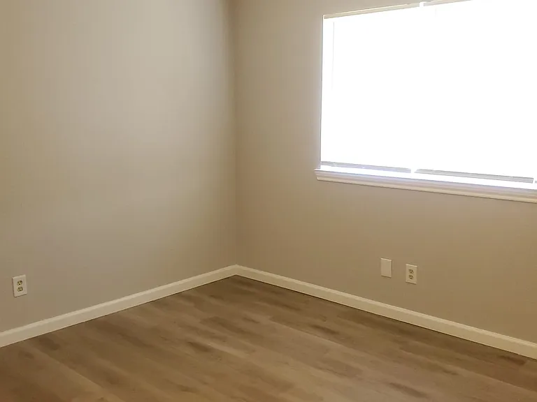 815 Tifton Ct — Photo 9