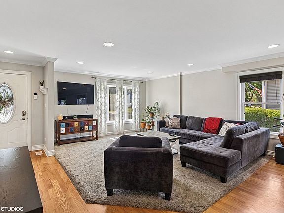 4th image of 4322 Emerson Ave