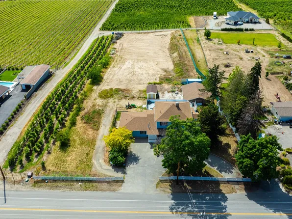 3299 McCulloch Rd, Kelowna, BC V1W 4G5