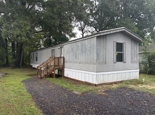 905 1/2 Salters St, Lake City, SC 29560