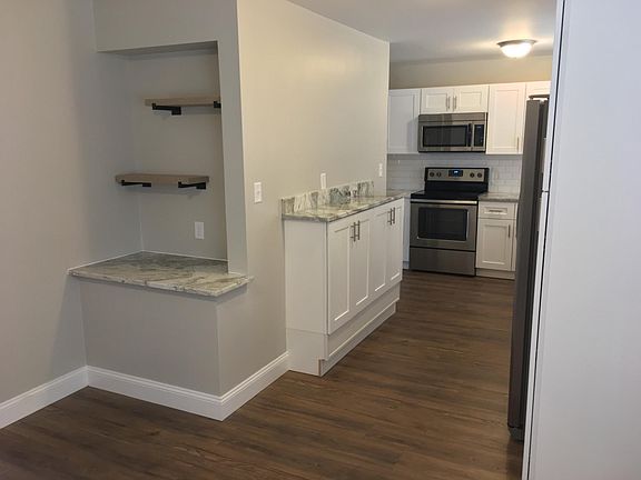 3rd image of 3708 Montclair Dr
