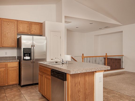 4th image of 11112 Star Lily St