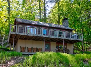 28 Lower Rd, Lakeville, PA 18438