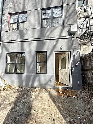 4th image of 826 Saint Johns Pl #1E